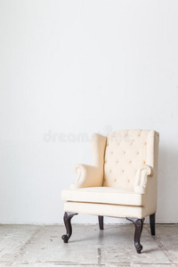 放松 复古的 木材 优雅 活的 座位 沙发 地板 房间 混凝土