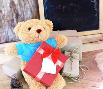 礼品盒包装和玩具熊