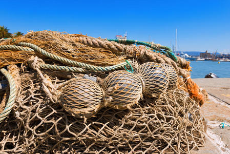 拖车用渔网图片