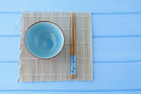 做寿司和筷子的碗