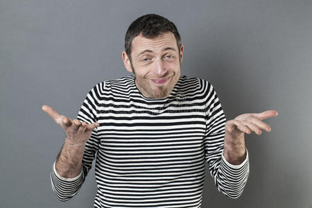 懦夫40岁的人表达无忧无虑的责任照片