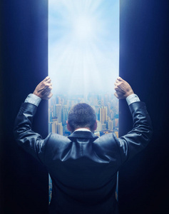 打开的大门图片