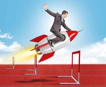 开火箭的商人照片