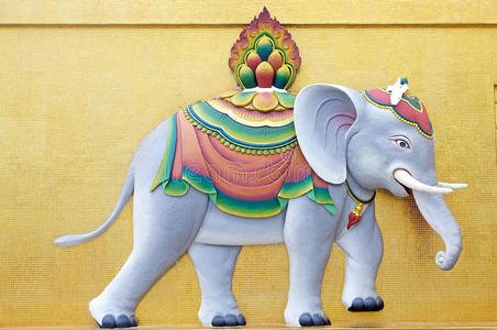 大象在佛陀多登玛,廷布,不丹照片