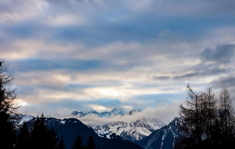 日落 风景 闪耀 冬天 天空 美丽的 全景 太阳 岩石 瑞士