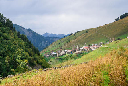 佐治亚山脉之间的一个小山城