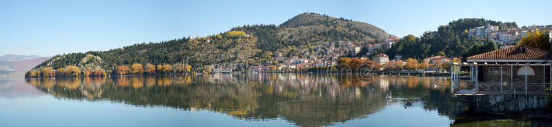 天空 水域 湖边 小山 颜色 反射 秋天 自然 卡斯托里亚