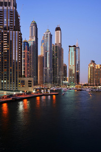 高的 摩天大楼 旅行 海岸 阿联酋 照亮 城市 城市景观