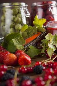 甜点 勺子 玻璃 分类 食物 罐装 草莓 自制 堆栈 樱桃