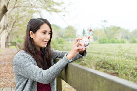 亚洲妇女拍照