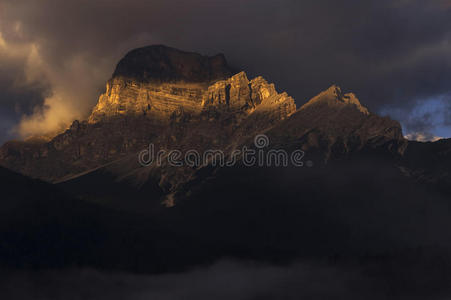 自然 峭壁 科蒂纳 公园 风景 悬崖 意大利 欧洲 六旬