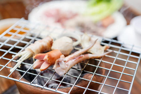 厨房 烤架 蘑菇 吃饭 照片 烧烤 烹饪 奶牛 鱿鱼 盘子