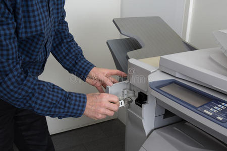 桌面 男人 工作 故障排除 工程师 打印机 工具 计算机