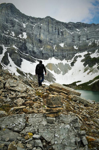 加拿大自然人类西卢特，谁探索山脉