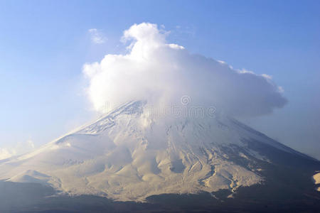 富士山上覆盖着表演，特写，日本