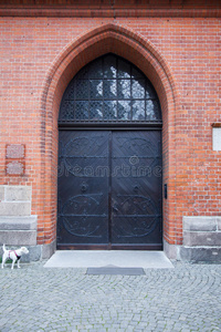 德国卢贝克的教堂入口门