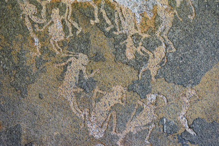 地面等候耕种它的较高的硕士土著岩画印度岩画,报纸岩石州历史纪念碑