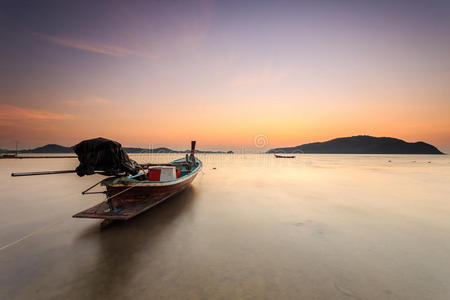 黎明 泰国 阳光 傍晚 日出 风景 反射 拉瓦伊 旅游业