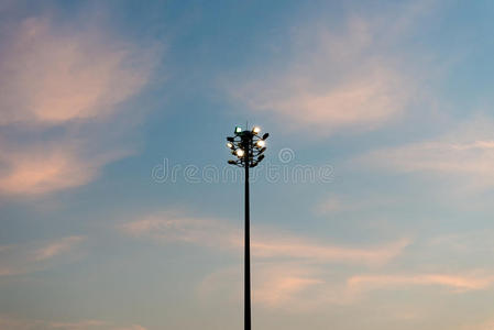 运动 权力 天空 金属 领域 花园 能量 古老的 邮递 聚光灯