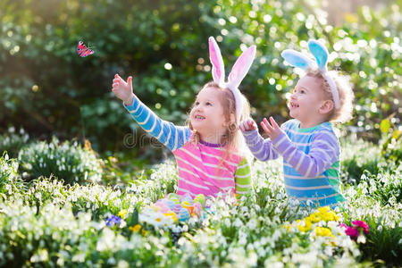 颜色 男孩 复活节 柔和的 公园 可爱极了 鸡蛋 篮子 孩子们