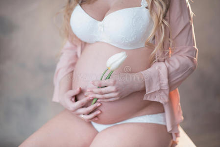 头发 美丽的 宝贝 内衣 漂亮的 成人 腹部 期望 怀孕
