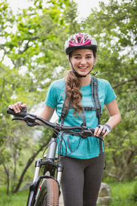 白种人 活动 周期 背包 健身 冒险 自行车 头盔 闲暇