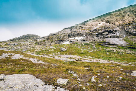 岩石 徒步旅行 高的 挪威语 美丽的 欧洲 小山 天空 旅游业