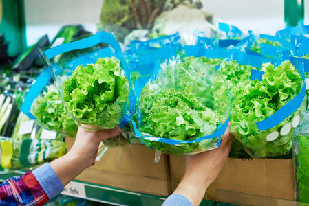 商店 食物 植物 超人 购物中心 在室内 人类 包装 消费主义