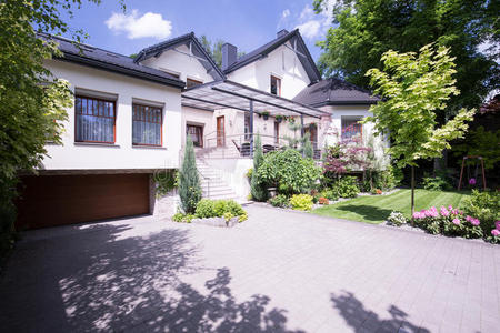 草坪 豪宅 地板 住宅 外部 新的 车库 公寓 奢侈 风景