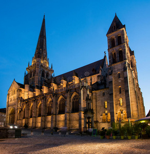 奥硝唑奥顿大教堂照片