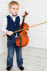 音乐 小提琴手 可爱的 肖像 练习 摆姿势 艺术 学习 童年