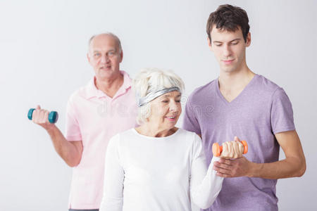 退休 适合 老年人 锻炼 健身房 身体 训练 古老的 运动