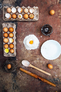 烘焙蛋糕配料碗，面粉，鸡蛋，蛋清泡沫