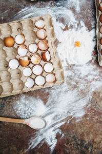 烘焙蛋糕配料碗，面粉，鸡蛋，蛋清泡沫