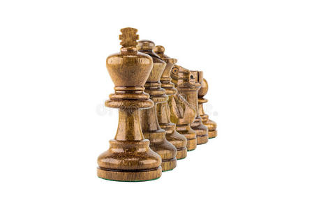 白色背景上的国际象棋木头