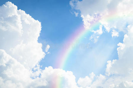 蓝天云与彩虹