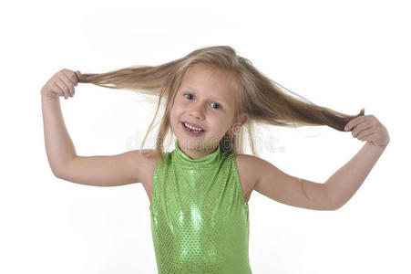 可爱的小女孩拉着金发在身体部位学习学校图表艾莉