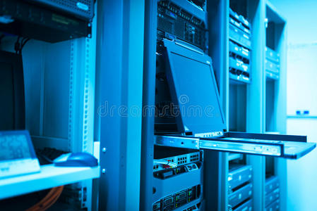 数据 因特网 硬件 服务器 安全 支架 技术 网络 数据库