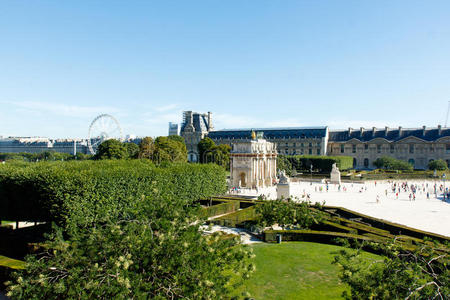 卢浮宫庭院