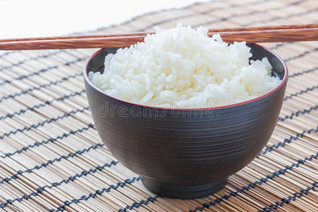 用筷子煮米饭