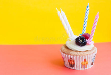 生日自制纸杯蛋糕