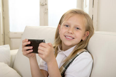 应用程序 乐趣 头发 小孩 学习 手机 因特网 通信 游戏
