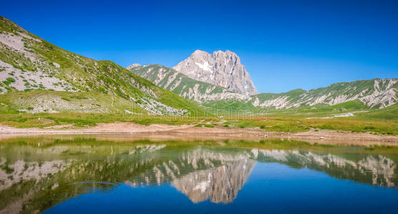 格兰萨索山顶在坎波高原，阿布鲁佐，意大利