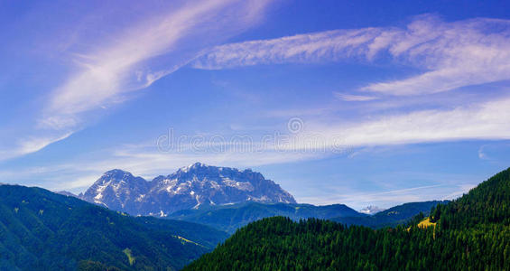 小山 春天 岩石 地平线 夏天 环境 土地 场景 平原 地球