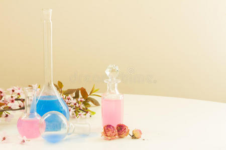 芳香疗法干花和药水
