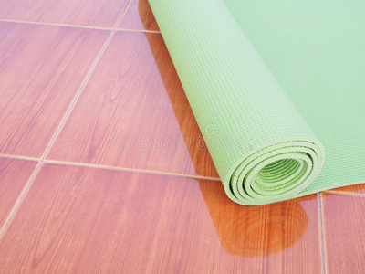 绿色瑜伽垫图片-绿色瑜伽垫素材-绿色瑜伽垫插画-摄图新视界