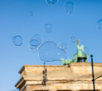 勃兰登堡门的空气中有气泡