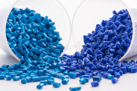 2种蓝色染色聚合物树脂照片