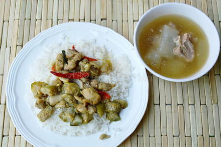 猪肉 粮食 冬天 香料 咖喱 茄子 油炸 大米 食物 蔬菜