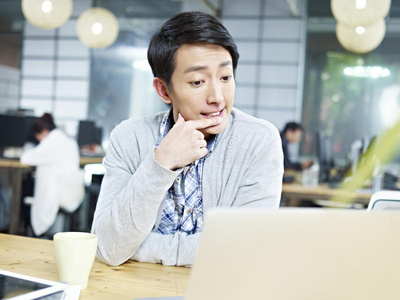 成人 韩国 商行 总经理 面部 中国人 日本 生活 笔记本电脑